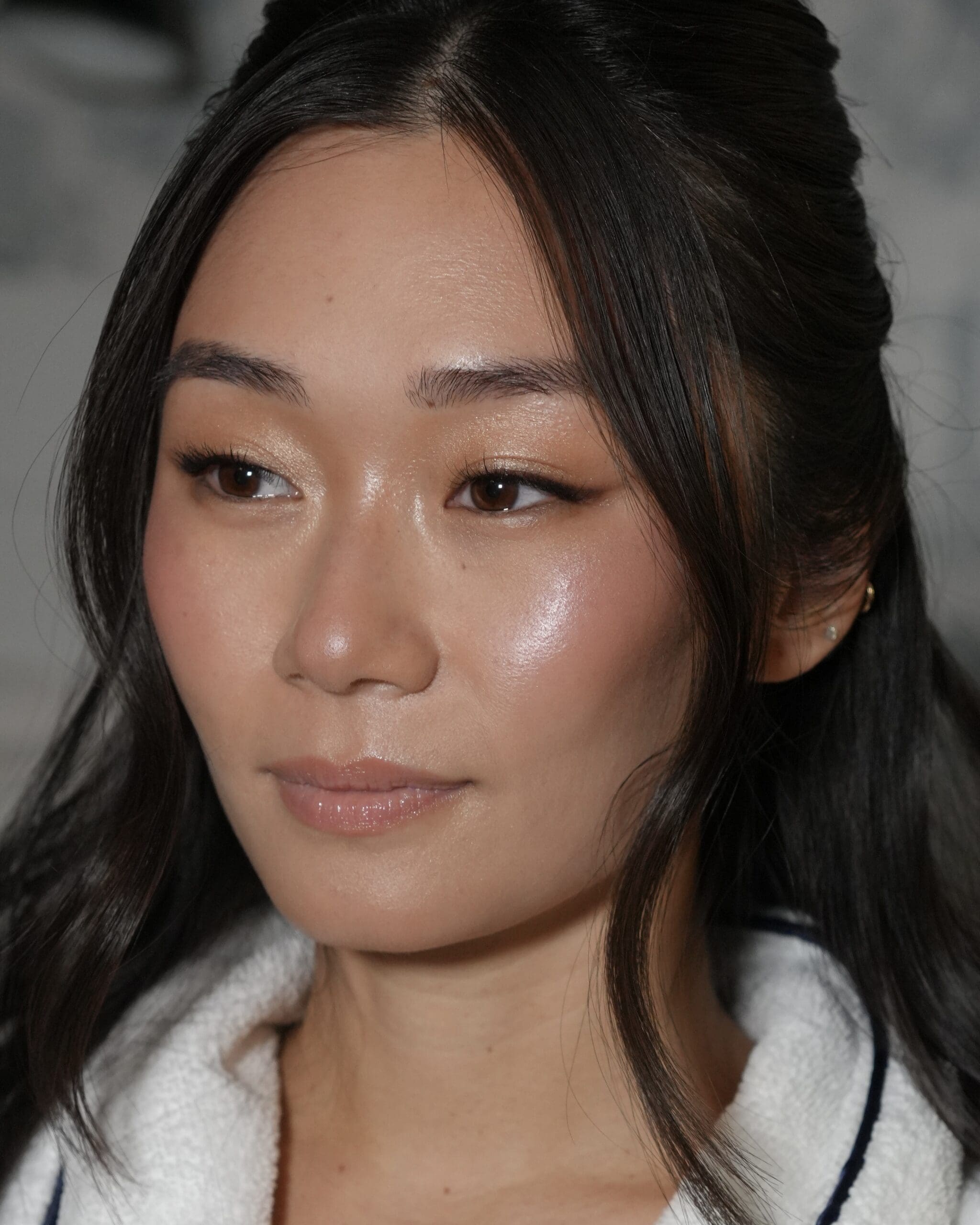 stunning bride glows with a natural look for her bridal makeup